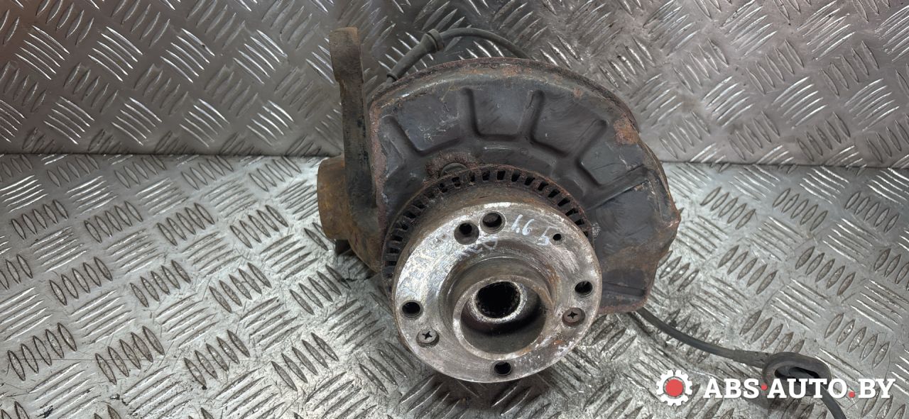 ступица передняя левая Skoda Felicia 1 поколение 1998, 1.6 л., бензин - фото №1