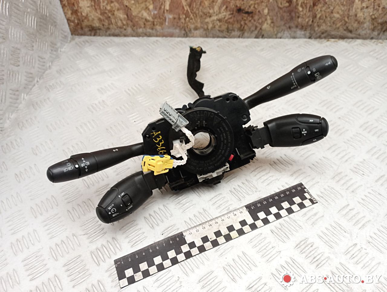 переключатель подрулевой (стрекоза) Peugeot 308 T7 2010, 2.0 л., RHR (DW10BTED4), дизель, МКПП, универсал, 96643943XT, 12276704 - фото №1