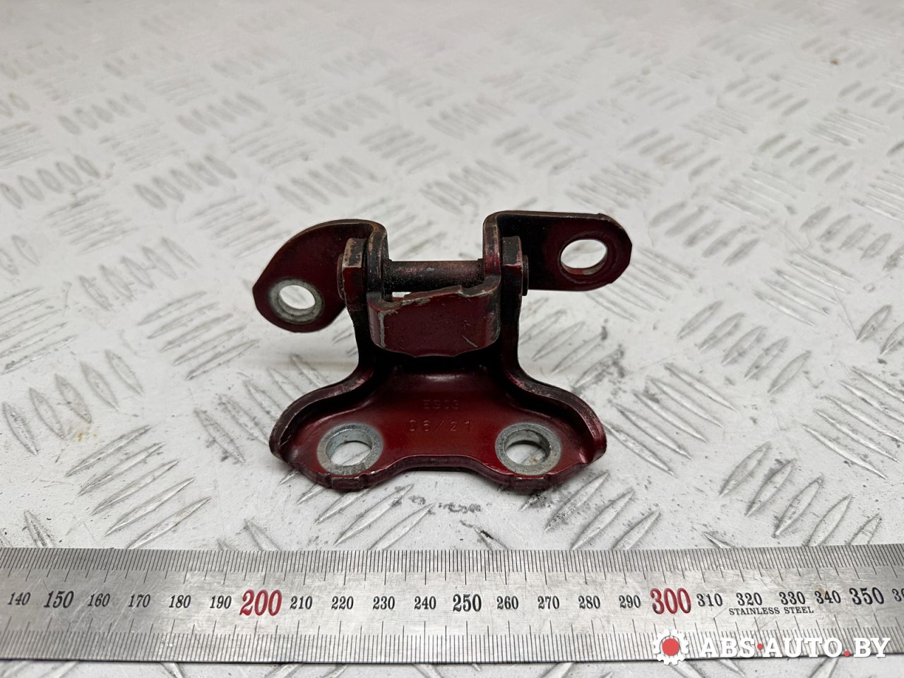 петля двери Toyota Avensis 2 поколение (T250) 2006, 2.0 л., дизель, 6876005020 - фото №1