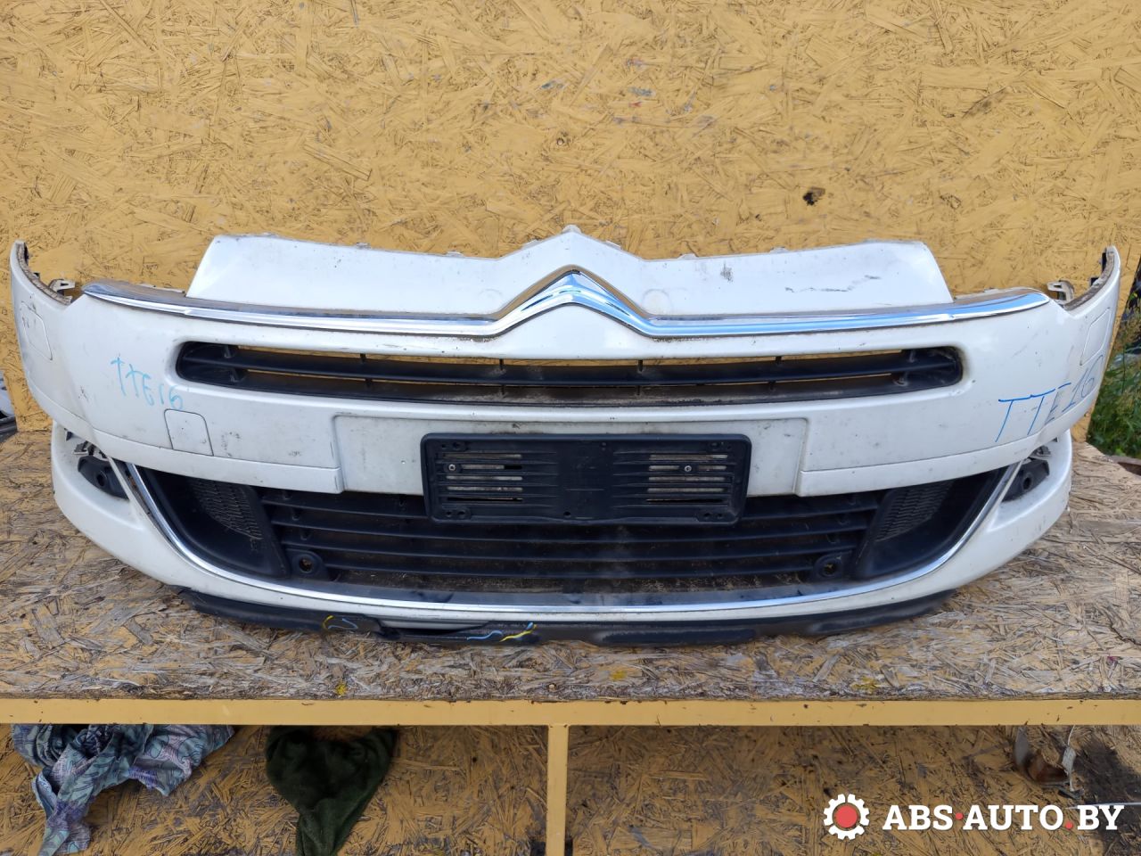 бампер передний Citroen C5 2 поколение 2016, 2.0 л., AHW (DW10FC), дизель, АКПП, универсал, 9681052477 - фото №1