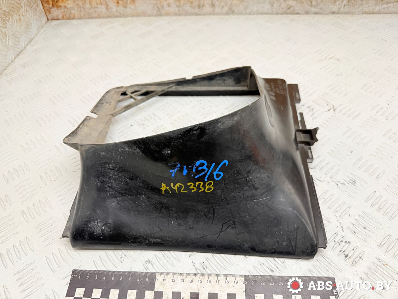 воздуховод интеркулера Volkswagen Touareg 1 поколение 2006, 3.0 л., BKS, дизель, АКПП, внедорожник 5 дв., полный привод, 7L0819049 - фото №1