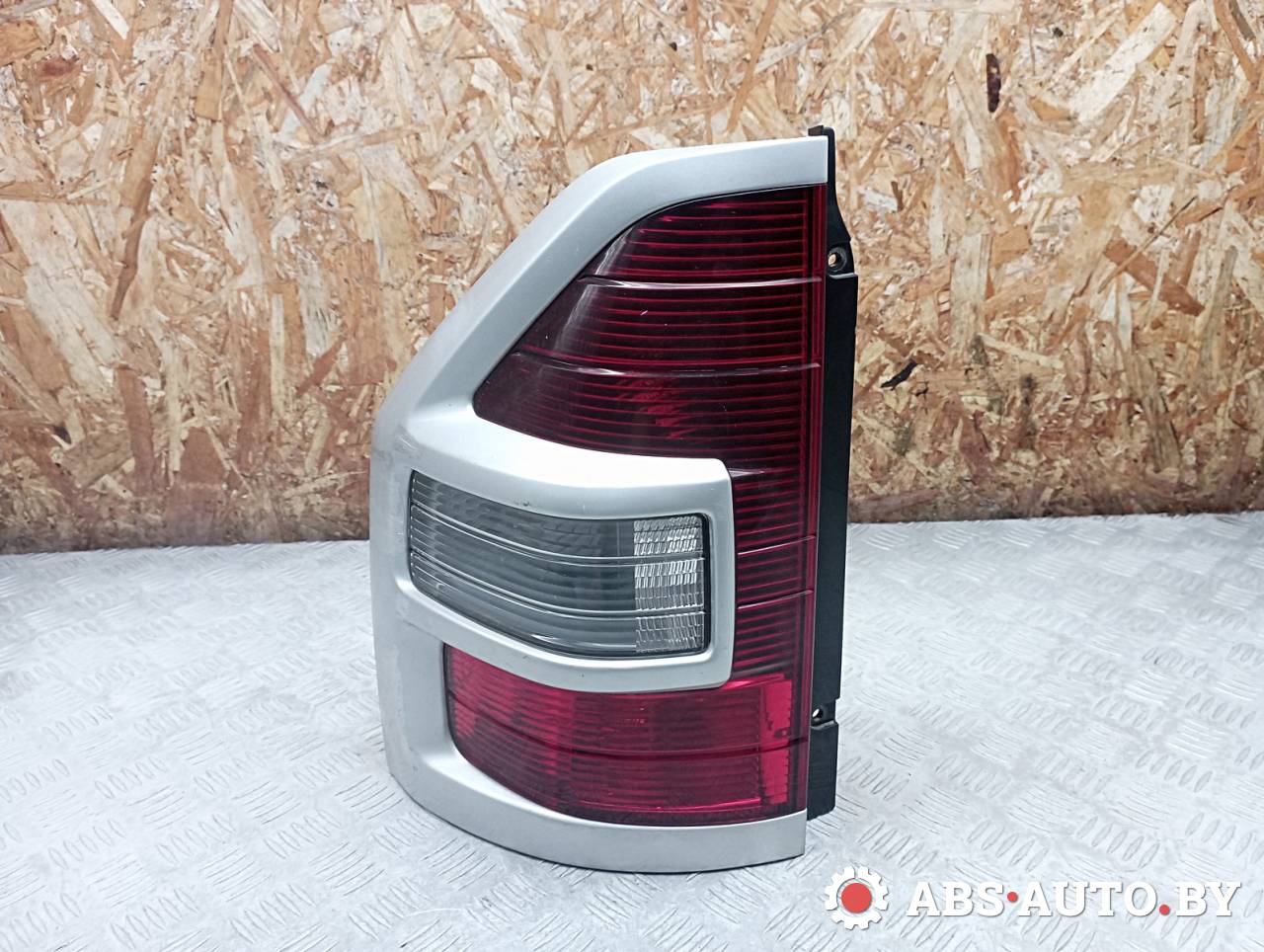 фонарь задний левый Mitsubishi Pajero 3 поколение 2002, 3.2 л., дизель, МКПП, внедорожник 3 дв. - фото №1