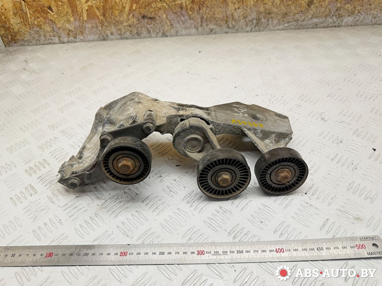 кронштейн генератора Mercedes-Benz A W168 1 поколение (1997-2001) 2000, 1.7 л., OM 668.940, дизель, АКПП, хетчбэк 5 дв., передний привод, 230601, A6682020540 - фото №1