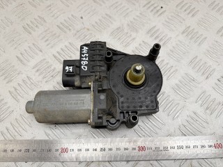 моторчик стеклоподъемника передний левый Audi A6 4B/C5 2000, 2.5 л., AKE, дизель, МКПП, полный привод, 0130821775