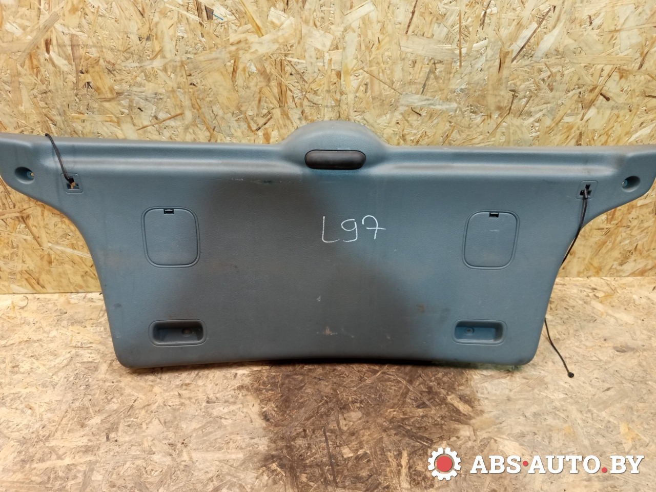 обшивка крышки багажника Renault Scenic 1 поколение 1999, 2.0 л., бензин, МКПП, 7700836253 - фото №1