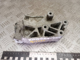 кронштейн двигателя Renault Laguna 1 поколение 1998, 1.8 л., бензин, 7700817176