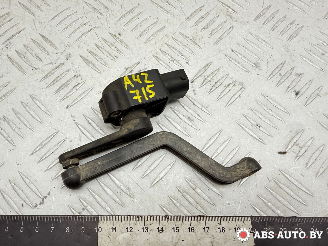 датчик дорожного просвета Jeep Cherokee 5 поколение 2016, 2.0 л., EBT, дизель, АКПП, внедорожник 5 дв., 1307213013 - фото №1