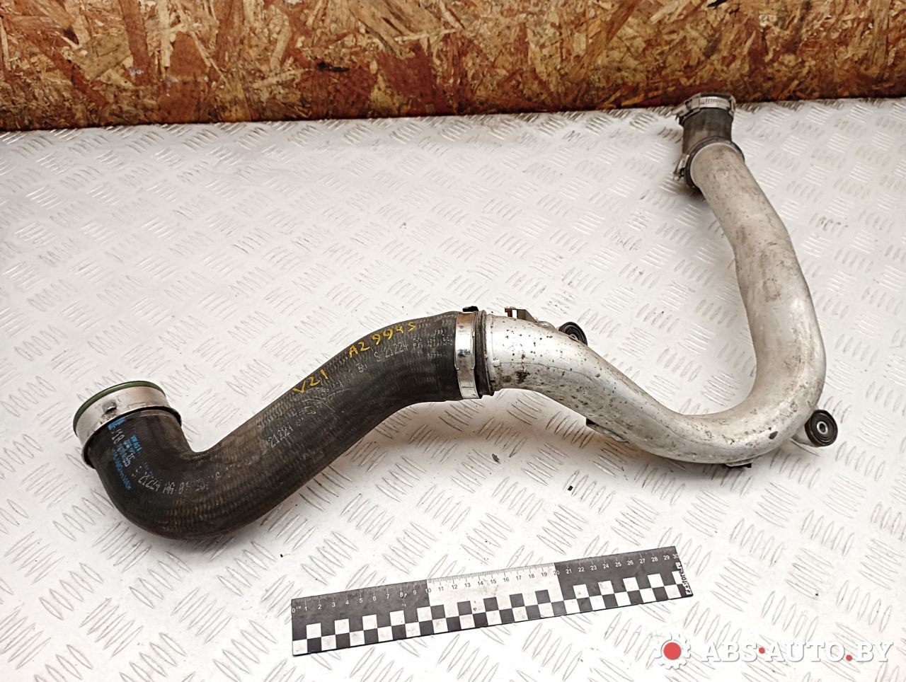 патрубок интеркулера Volkswagen Passat B6 2010, 1.4 л., CDGA, бензин, АКПП, универсал, 1K0145828C - фото №1