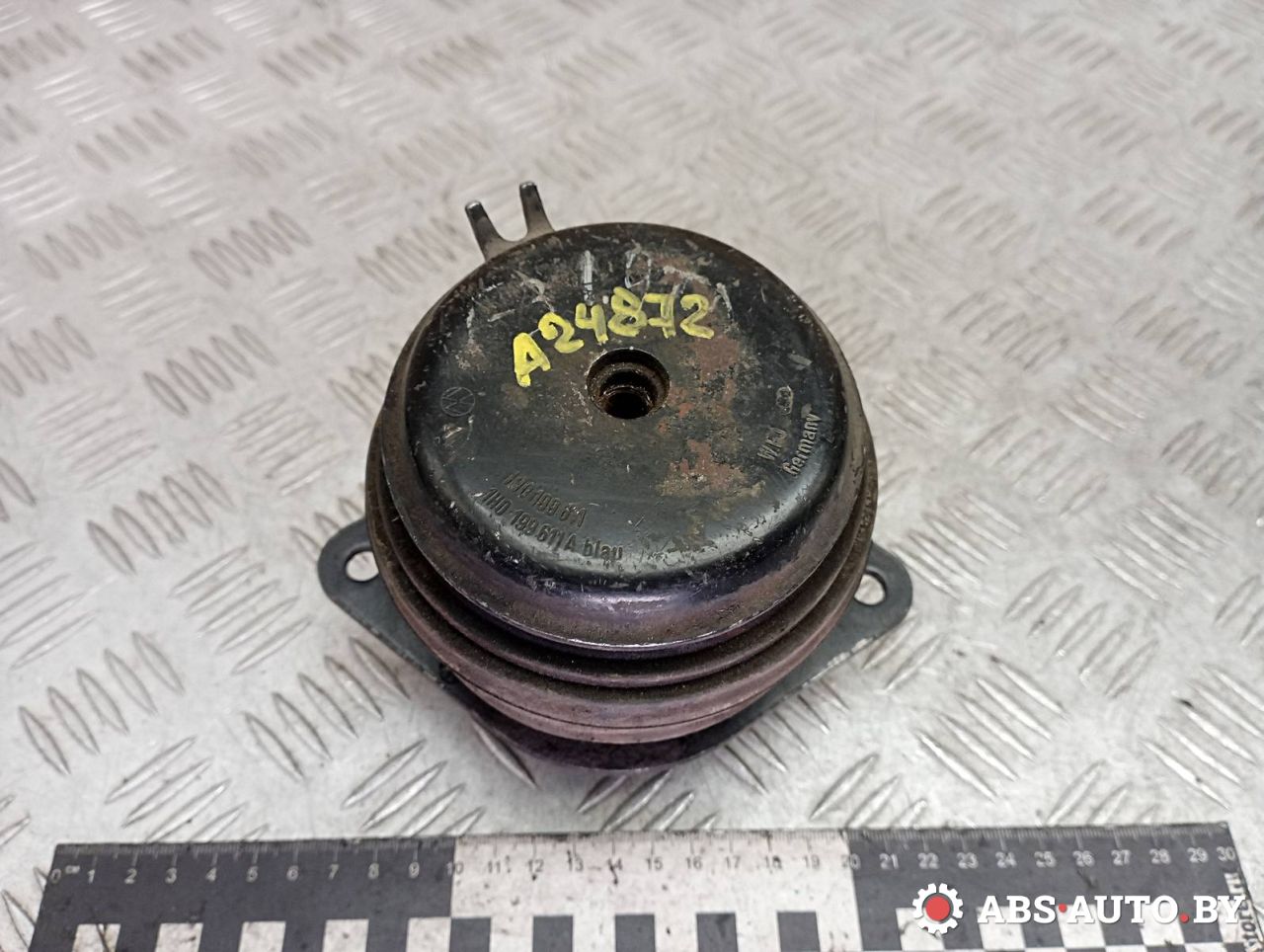 подушка крепления двигателя Volkswagen Golf 3 поколение 1996, 1.9 л., дизель, 1H0199611A, 1H0199611, 1H0199625, 1H0199176, 1H0199621, 1H0199623A - фото №1