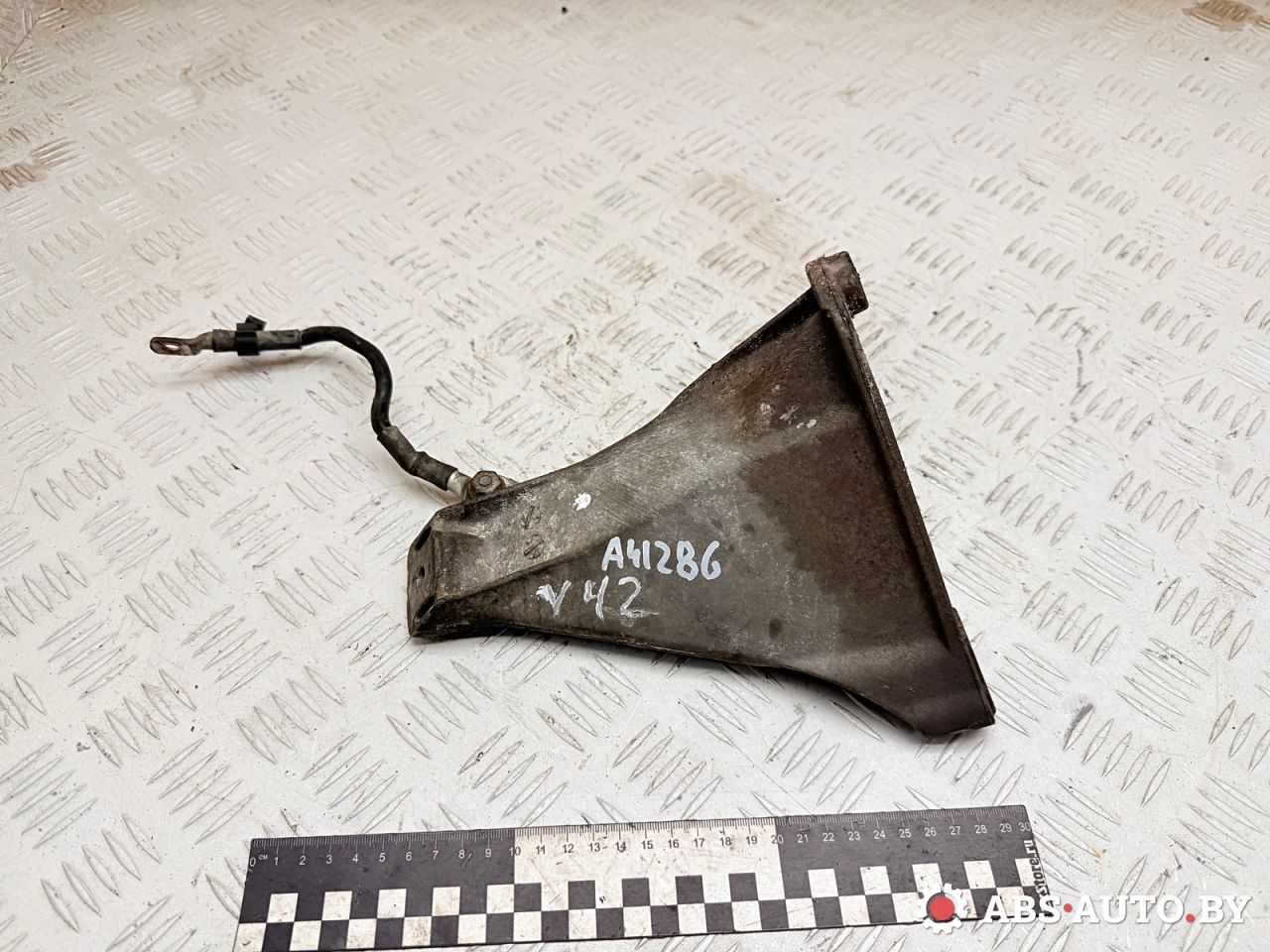 кронштейн двигателя Audi A6 4B/C5 1997, 1.9 л., AFN, дизель, МКПП, седан, 8D0199308L - фото №1