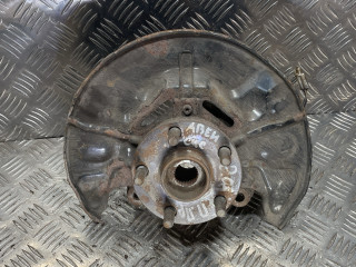 ступица передняя правая Toyota Avensis 1 поколение (T220) 2000, 2.0 л., дизель