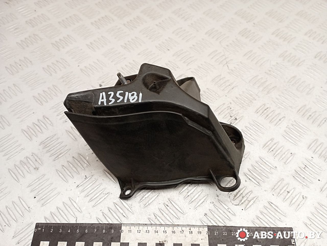 Крепление бампера заднего Peugeot 3008 1 поколение 2012, 1.6 л., дизель, робот, передний привод, правый руль, 9683342880 - фото №1