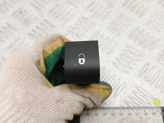 кнопка центрального замка Peugeot 207 1 поколение 2008, 1.4 л., EP3C, бензин, МКПП, хетчбэк 5 дв., правый руль, 96570636XT