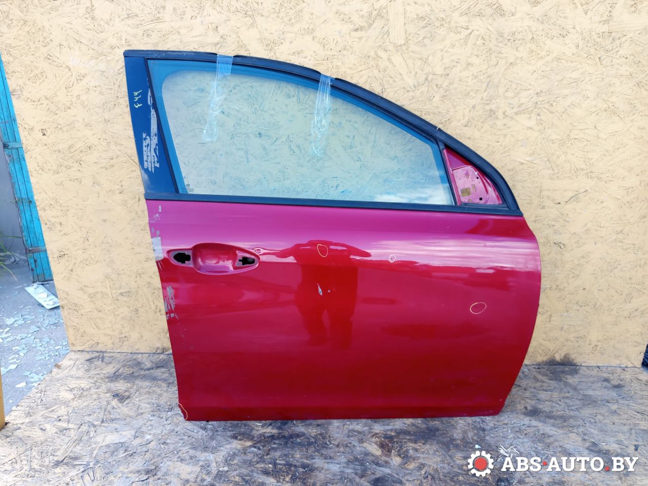 дверь передняя правая Peugeot 308 T9 2014, 1.6 л., дизель, МКПП, хетчбэк 5 дв., правый руль - фото №1