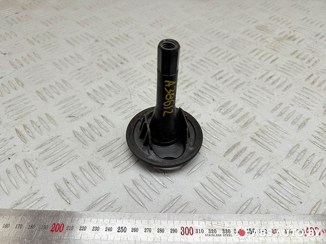 крепление запаски Renault Scenic 1 поколение (1996 - 1999), 1.6 л., K7M 702, бензин, МКПП, 7703041034 - фото №1