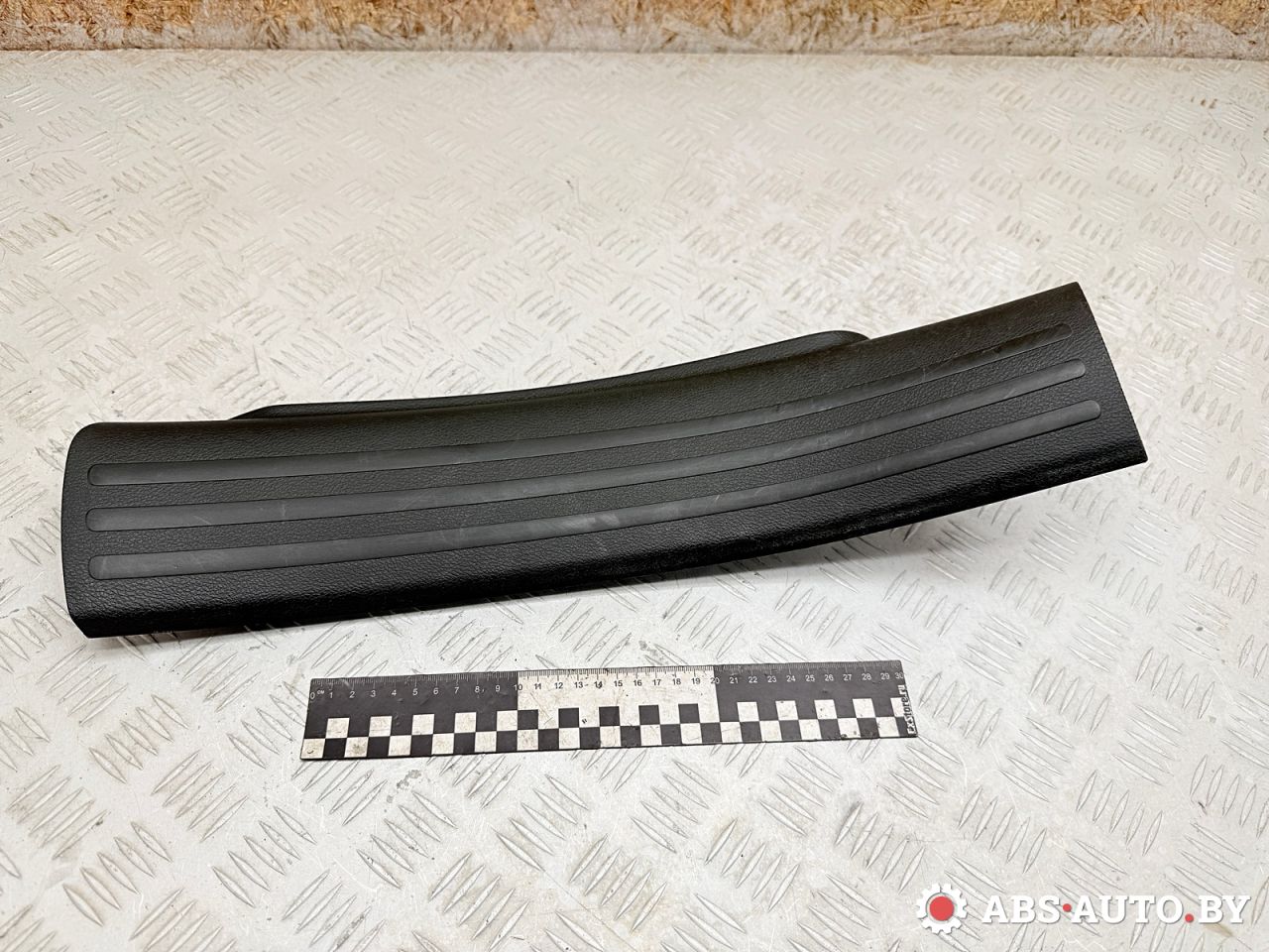 накладка на порог внутренняя Jeep Cherokee 5 поколение 2016, 2.0 л., EBT, дизель, АКПП, внедорожник 5 дв., 1UD22TRMAC, 1WN84TRMAA, 1UD22DX9AC - фото №1