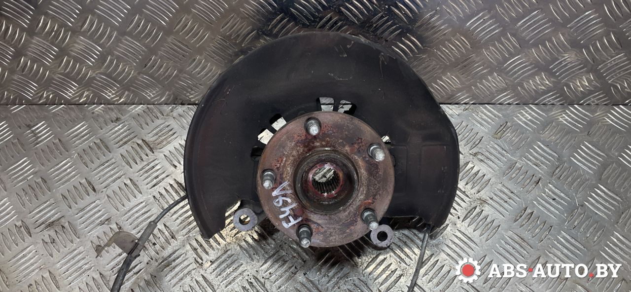 ступица передняя левая Toyota RAV4 2 поколение (XA20) 2003, 2.0 л., 1CD-FTV, дизель, МКПП, внедорожник 5 дв. - фото №1