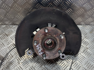 ступица передняя левая Toyota RAV4 2 поколение (XA20) 2003, 2.0 л., 1CD-FTV, дизель, МКПП, внедорожник 5 дв.