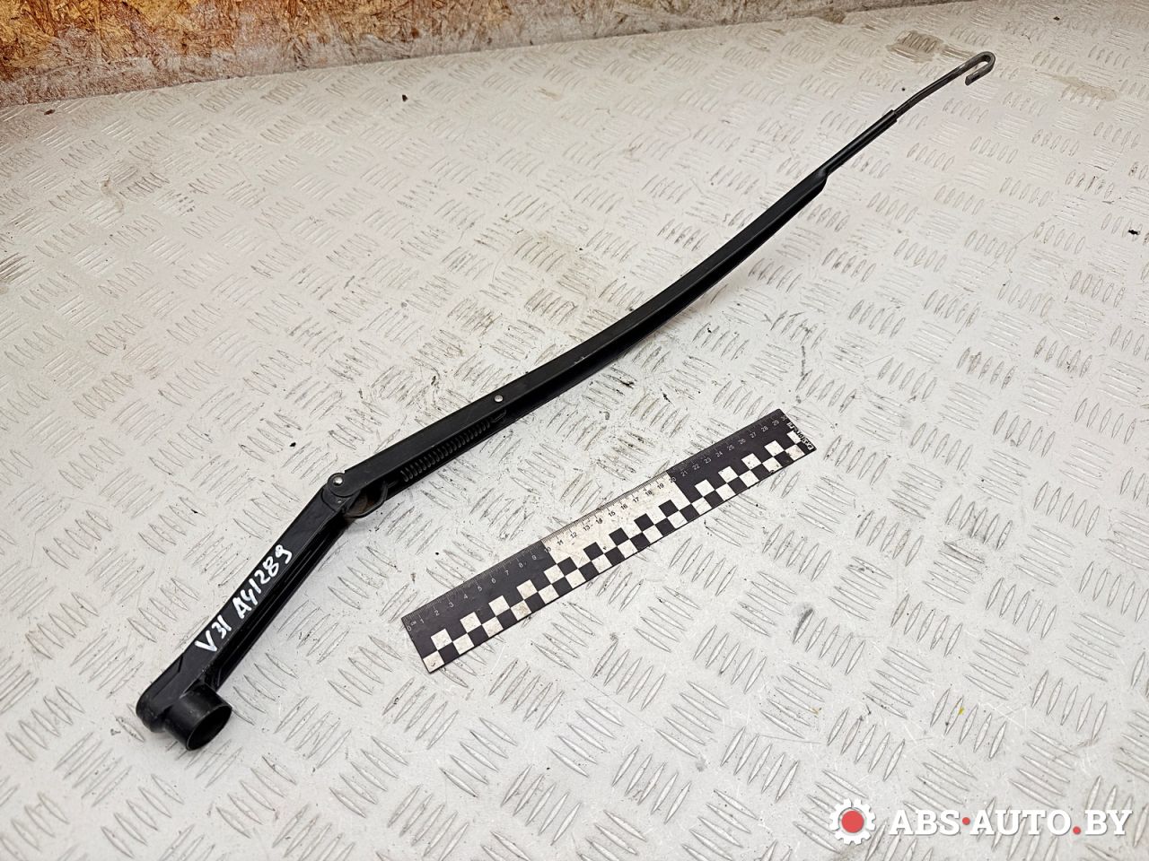 щеткодержатель (поводок стеклоочистителя, дворник) Mazda 6 GH 2007, 2.0 л., дизель, МКПП, универсал - фото №1