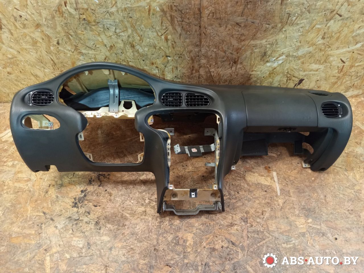 панель передняя салона (торпедо) Hyundai Lantra J2 1996, 1.6 л., G4GR, бензин, МКПП - фото №1