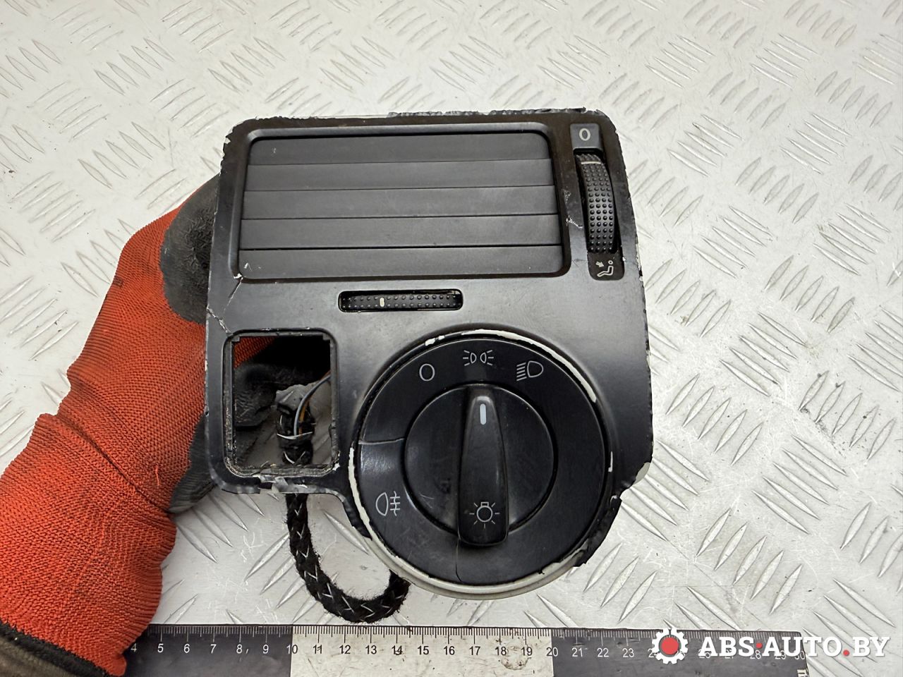 переключатель света Volkswagen Bora 1 поколение 2000, 1.9 л., дизель, МКПП, седан, 1J1819703D - фото №1