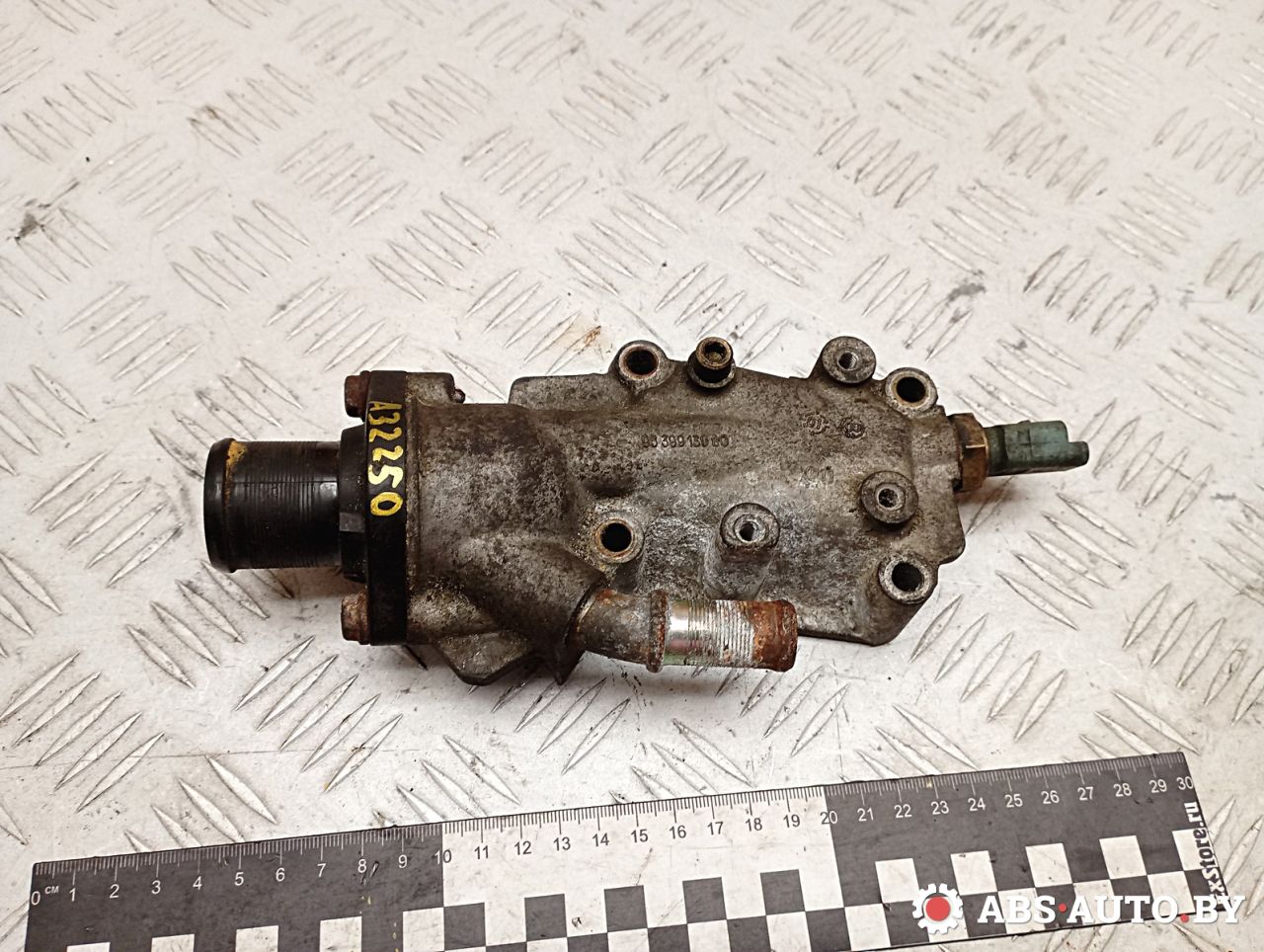 корпус термостата Peugeot 307 1 поколение 2003, 1.6 л., бензин, МКПП, хетчбэк 3 дв., 9639913980 - фото №1