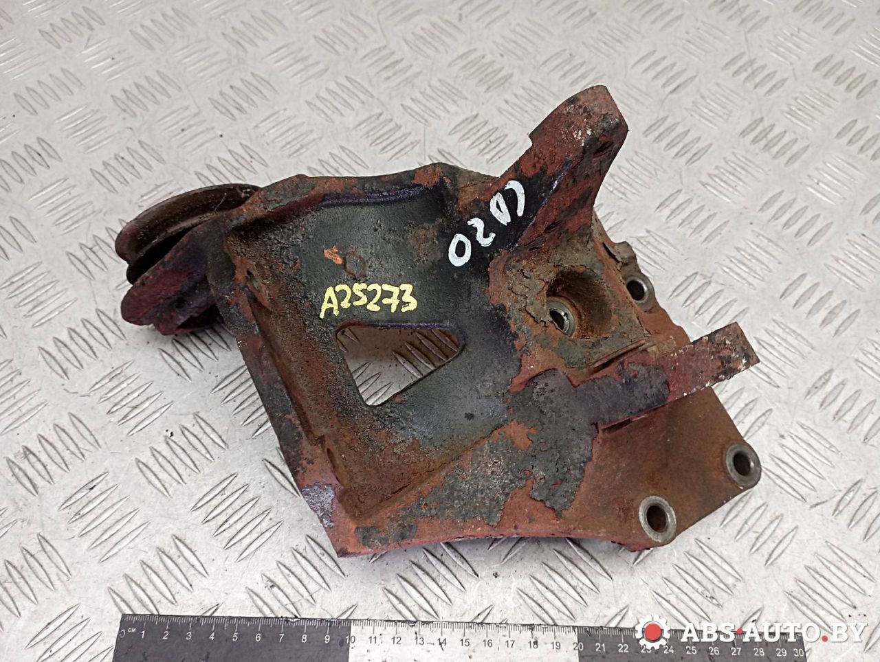 кронштейн компрессора кондиционера Nissan Primera P11 2000, 2.0 л., дизель, 119102F600 - фото №1