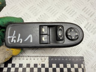 блок управления стеклоподъемниками Peugeot 308 T7 2010, 1.6 л., 9HX (DV6ATED4), дизель, МКПП, 96565186XT