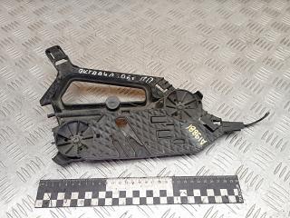 крепление фары правой Skoda Octavia 2 поколение (A5) 2007, 1Z0941340