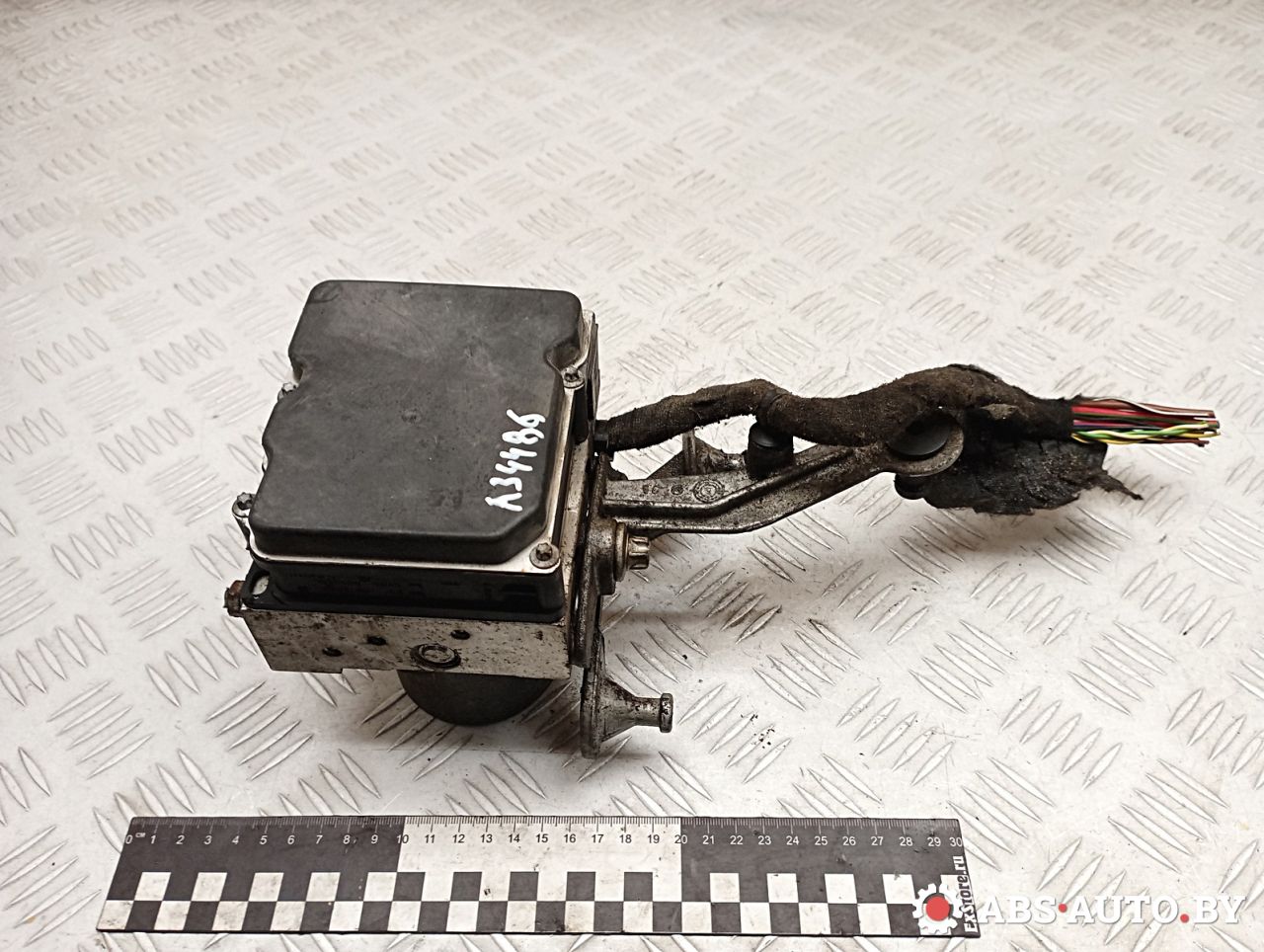 блок ABS Mercedes-Benz A W169 2 поколение (2004-2008) 2008, 2.0 л., OM 640.942, дизель, МКПП, хетчбэк 5 дв., правый руль, 0265235496, A0064313812, 0265950618 - фото №1