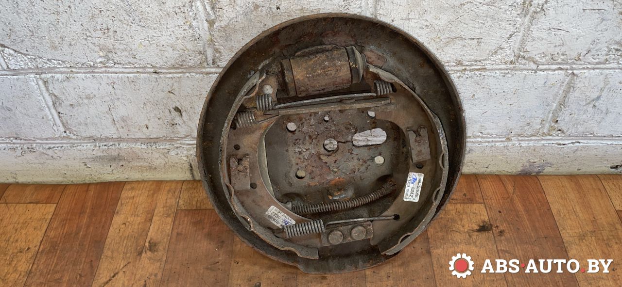 защитный кожух тормозного механизма Renault Megane 1 поколение 1999 - фото №1