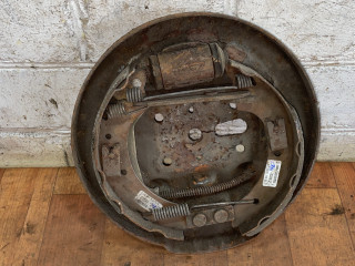 защитный кожух тормозного механизма Renault Megane 1 поколение 1999