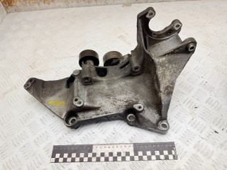 кронштейн генератора Renault Laguna 2 поколение 2002, 1.9 л., F9Q 750, дизель, МКПП, хетчбэк 5 дв., передний привод, 8200115762