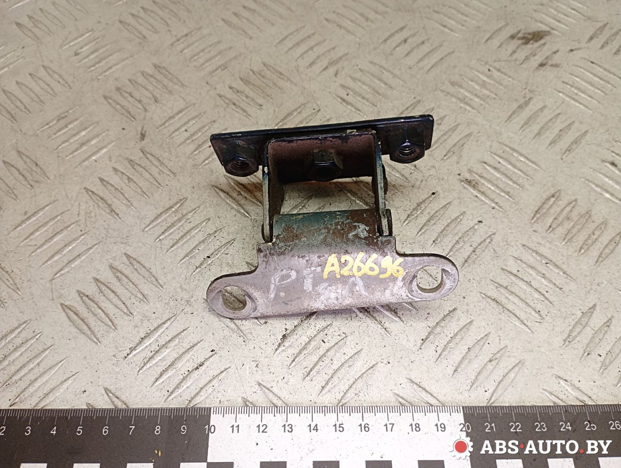 петля крышки багажника Chrysler PT Cruiser 1 поколение 2002, 2.2 л., дизель, 4724745ADA - фото №1