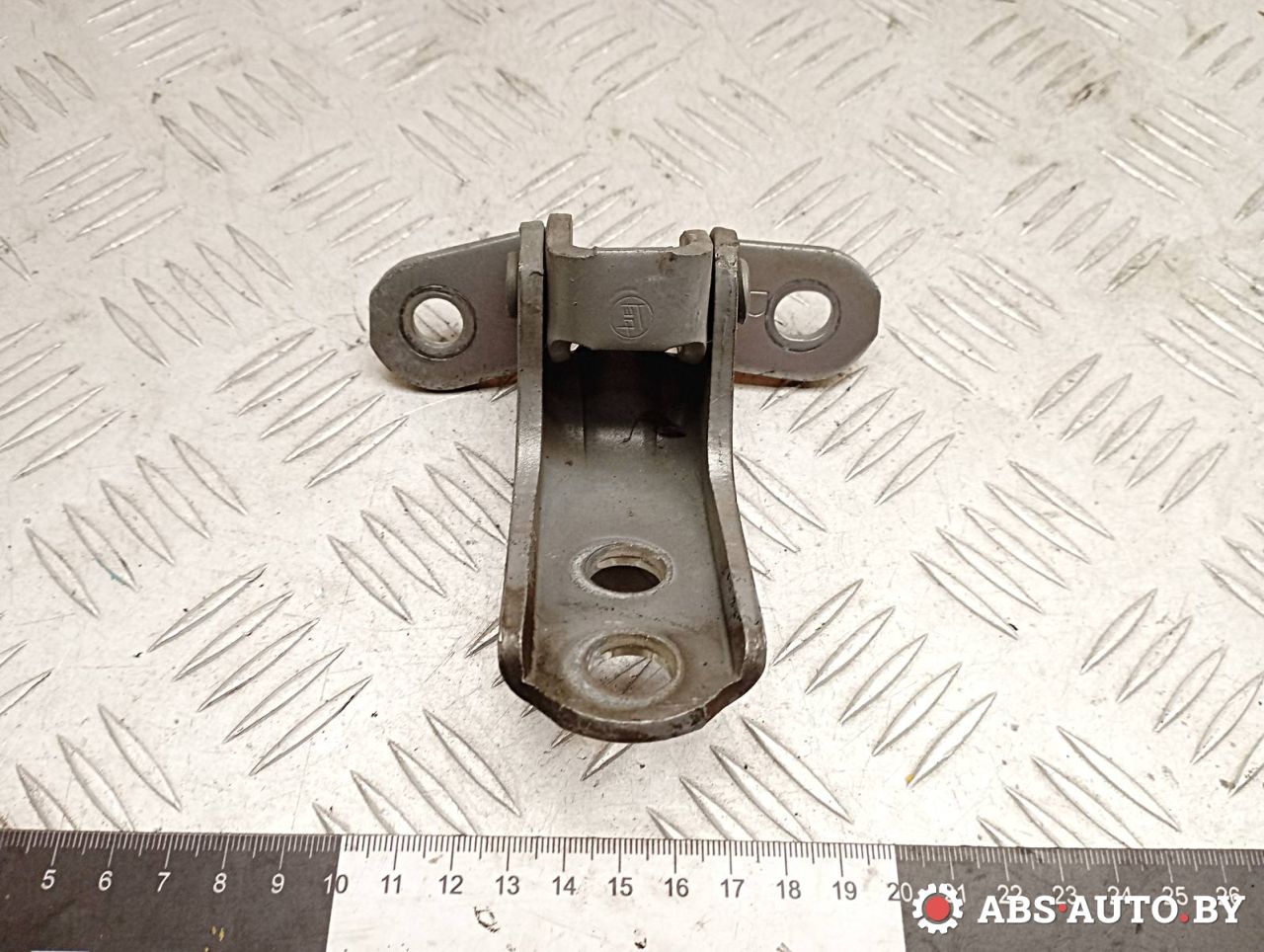 петля двери Toyota RAV4 2 поколение (XA20) 2003, 2.0 л., 1CD-FTV, дизель, МКПП, внедорожник 5 дв. - фото №1