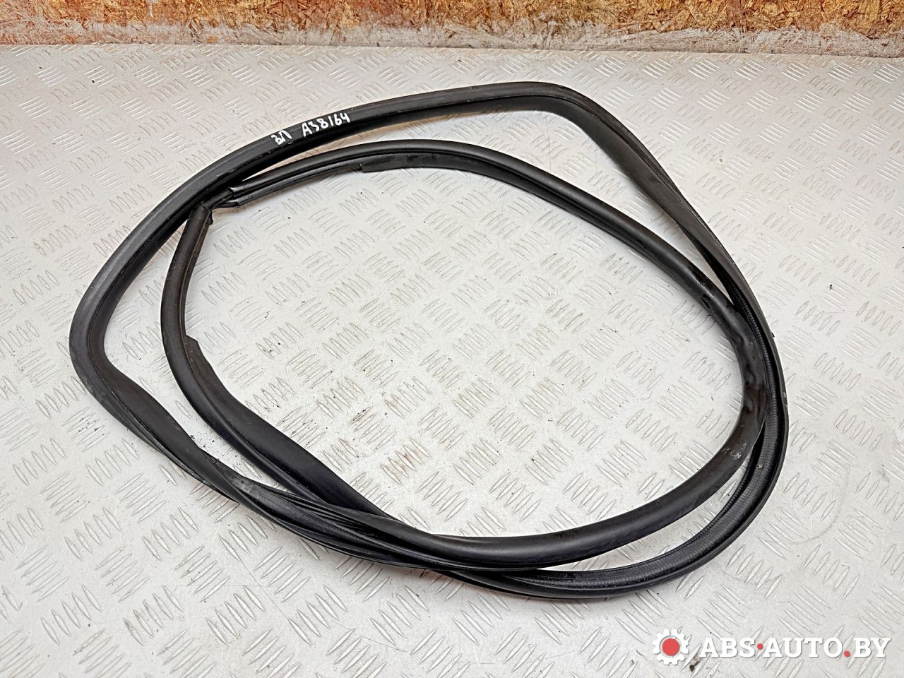 уплотнитель двери Toyota RAV4 3 поколение (XA30) 2007, 2.2 л., 2AD-FTV, дизель, МКПП, внедорожник 5 дв. - фото №1