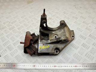 кронштейн генератора Renault Scenic 1 поколение (1996 - 1999), 1.6 л., K7M 702, бензин, МКПП, 7700271173