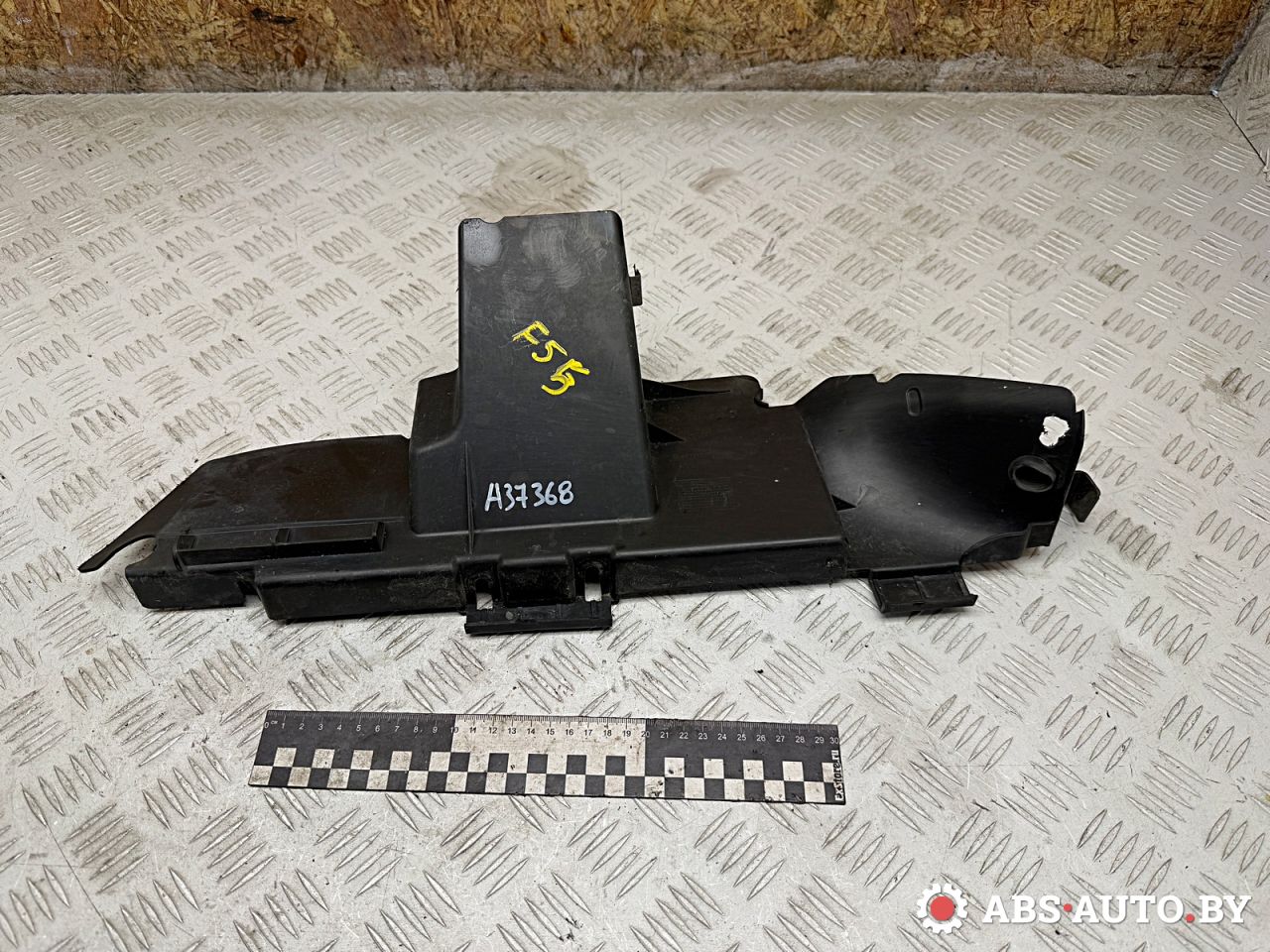 воздуховод (дефлектор) радиатора Volkswagen Touareg 1 поколение 2006, 2.5 л., BAC, дизель, МКПП, внедорожник 5 дв., 7L6121333D - фото №1