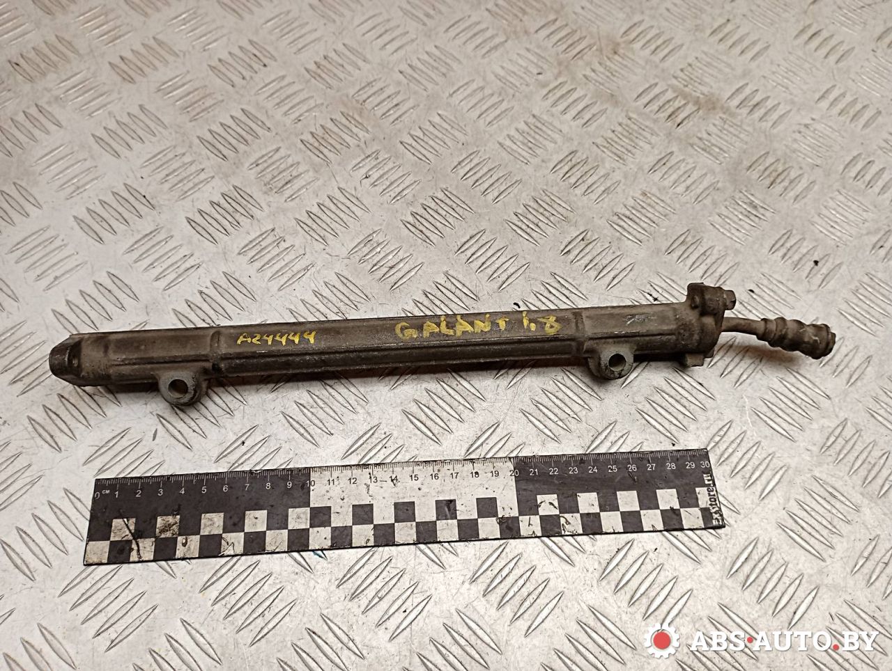 топливная рампа Mitsubishi Galant 7 поколение 1996, 1.8 л., бензин, 37712B - фото №1