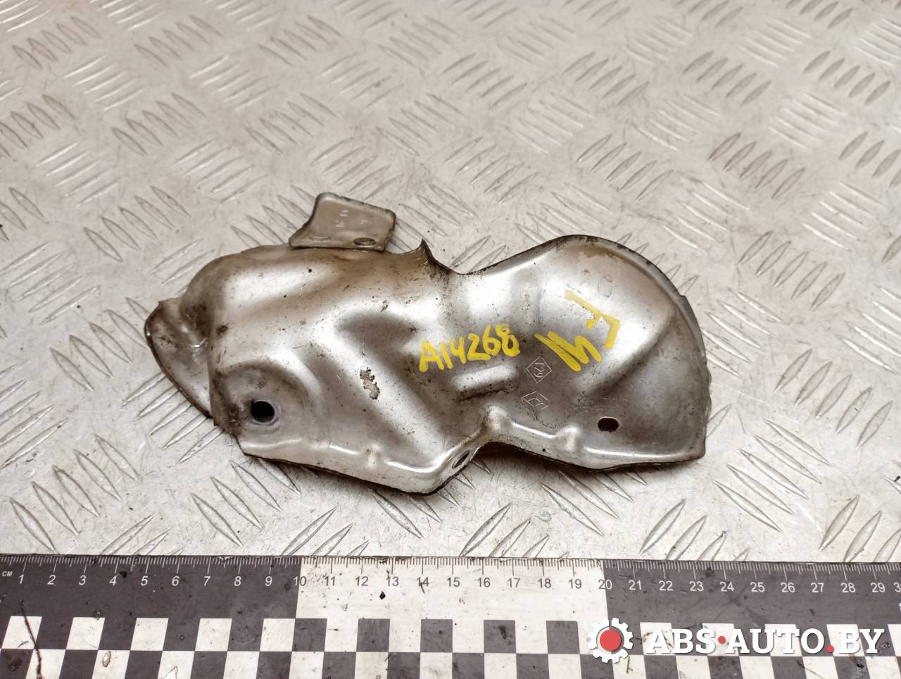 защита (экран) выпускного коллектора Nissan X-Trail T32 2014, 1.6 л., R9M, дизель, МКПП, полный подключаемый привод, правый руль - фото №1