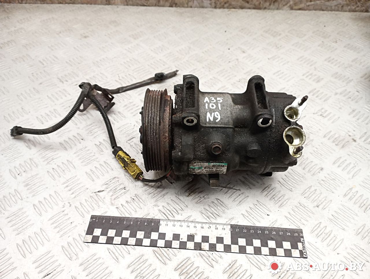 компрессор кондиционера Citroen C4 Picasso 1 поколение 2009, 1.6 л., 9HZ (DV6TED4), дизель, АКПП, правый руль, 9684432480, 6453QL, 6453QS, 6453WN, 6453WP, 6453YE, 6453ZC, 6453ZV, 648734, 648735, 9651911480, 96598758, 9800839580, 9800840180, 1608473380, 6453QN, 6453TP, 6453YF, 6453ZA, 9659875880, 9671216780, 9671333180, 9684458880, 9825868180, SD7C161309, SD7C161309F, SD7C161341, SD7C161341F - фото №1