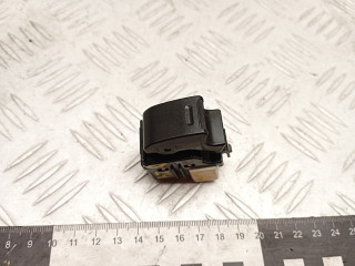 кнопка стеклоподъемника двери Toyota RAV4 2 поколение (XA20) 2003, 2.0 л., 1CD-FTV, дизель, МКПП, внедорожник 5 дв.