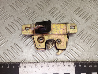 замок багажника Volkswagen Passat B2 1986, 321827506A