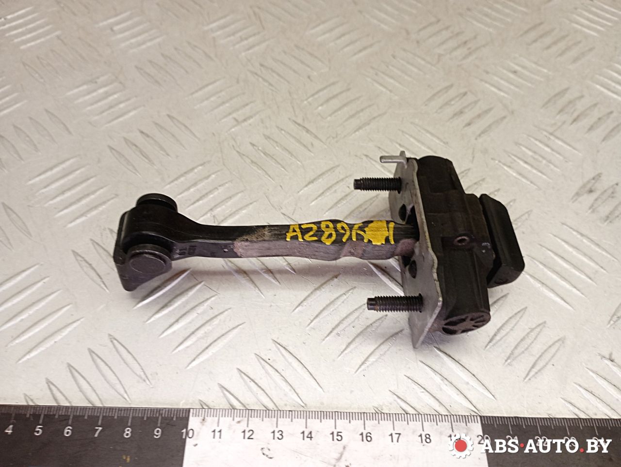 ограничитель открывания двери задней Peugeot 308 T9 2014, 1.6 л., дизель, МКПП, хетчбэк 5 дв., правый руль - фото №1