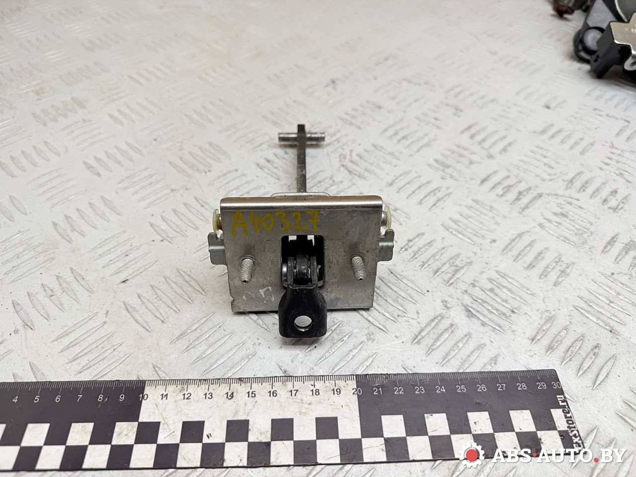 ограничитель открывания двери Peugeot 3008 1 поколение 2011, 2.0 л., RHH (DW10CTED4), дизель, робот, 9181Q2 - фото №1