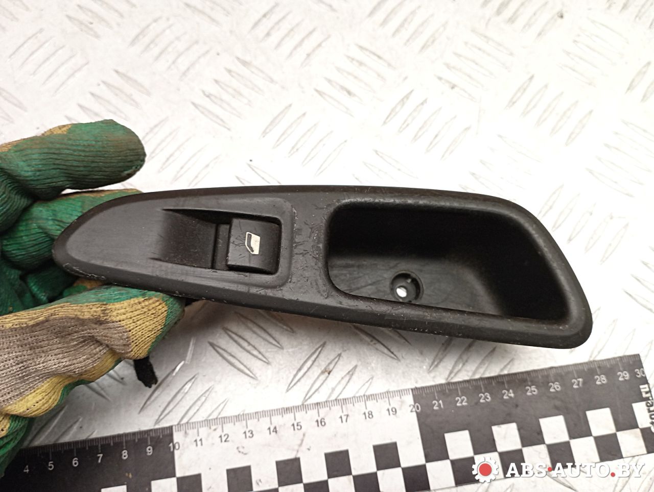 кнопка стеклоподъемника двери задней левой Peugeot 308 T7 2010, 1.6 л., 9HV (DV6ATED4), дизель, МКПП, 11688, 96565185XT, 53269803 - фото №1