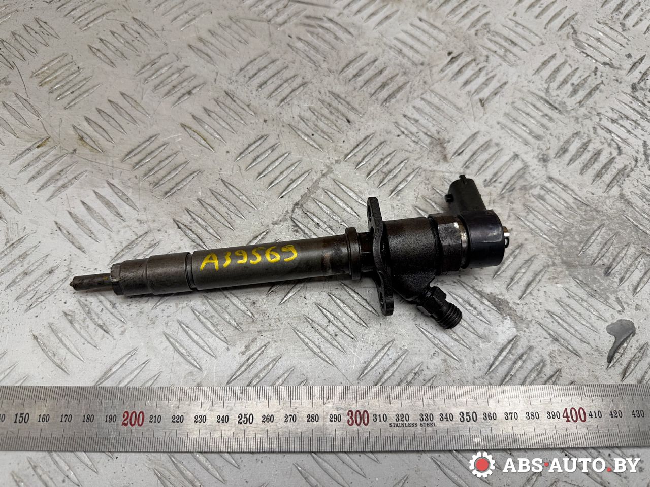 форсунка Volvo S60 1 поколение 2003, 2.4 л., дизель, МКПП, седан, 8658352, 0445110078, 0445110077, 0986435120, 30756063, 30777314, 31303259, 8602669, 8627319, 8658350, 8658351, 8658353 - фото №1
