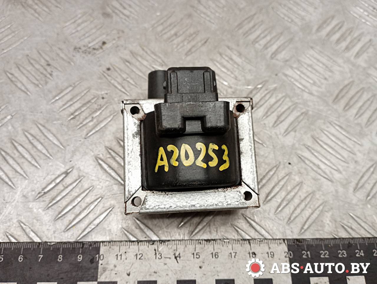 катушка зажигания Renault Scenic 1 поколение 1998, 2.0 л., бензин, 7700107269, BAE801EK, 77008500999, 107269, 0040100315, ZS315, 0986221033, 880051, GCK0327TN, BAE800EK, BAEQ051, CE33, CZ0051A, CZ0051B, SE028915000B, 245138, 201N10349Z - фото №1