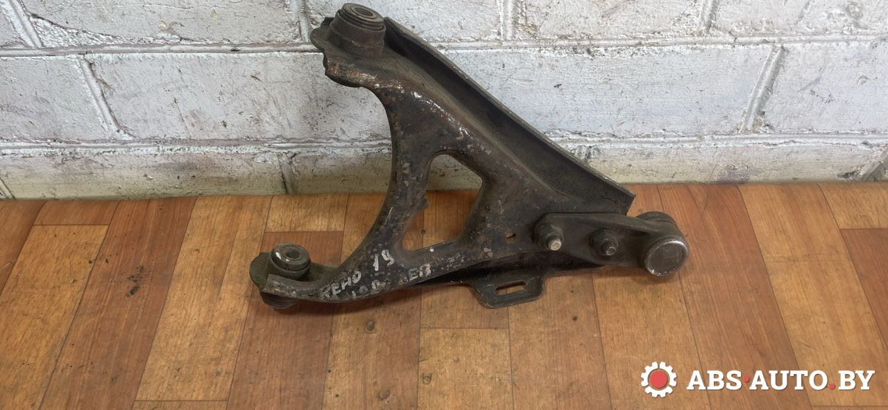 рычаг передний левый Renault 19 2 поколение (1992 - 2000), 4692 - фото №1