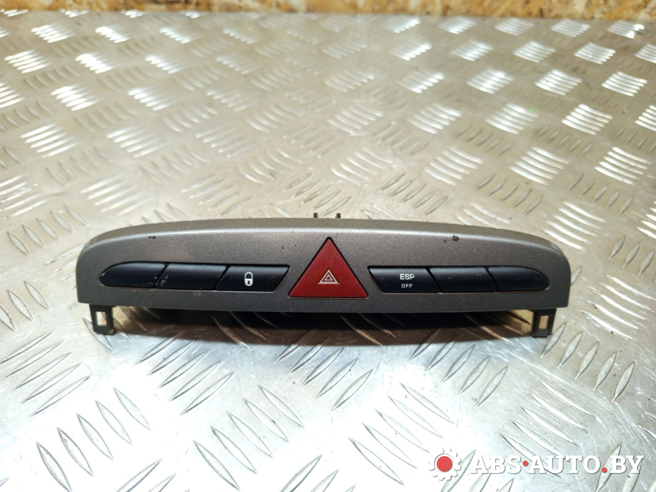 кнопка аварийной сигнализации Peugeot 308 T7 2009, 1.6 л., EP6, бензин, МКПП, передний привод, 9659215177, 03069010, 706300, 706380 - фото №1